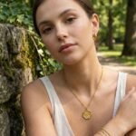 Floral Emblem Halskette